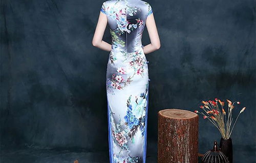 旗袍 從滿(mǎn)族旗裝到國(guó)民華服的歷史演變與胖太太服飾的現(xiàn)代包容